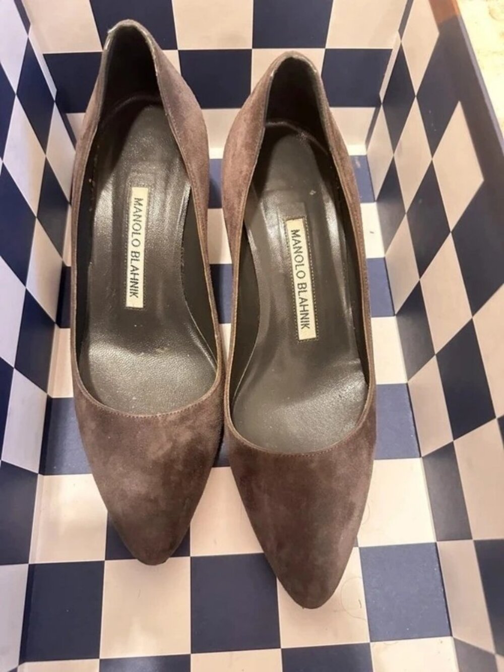 Manolo Blahnik Gray Suede Pointed Toe Pumps